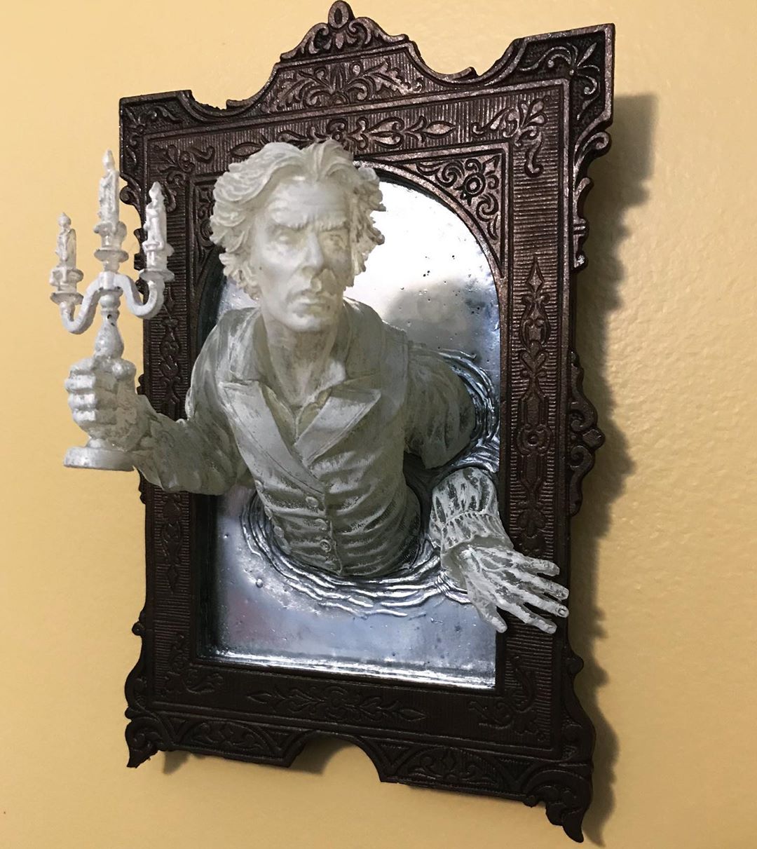 3D Creative Ghost Mirror Statue