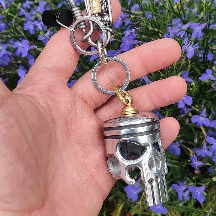 💀Piston art skull keychain [pendant/flashlight/bottle opener]