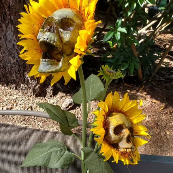 HALLOWEEN DECOR SKULL SUNFLOWERS🌻BUY 3 FREE SHIPPING