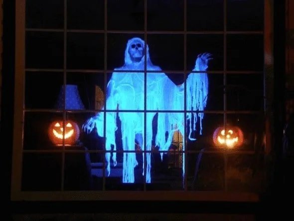 Scary Halloween Projector( Projector + 12 videos + Screen)